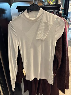 Kaffe KAomi Turtleneck T-Shirt Chalk 10511001 Kaffe KAomi Turtleneck T-Shirt Chalk 10511001
