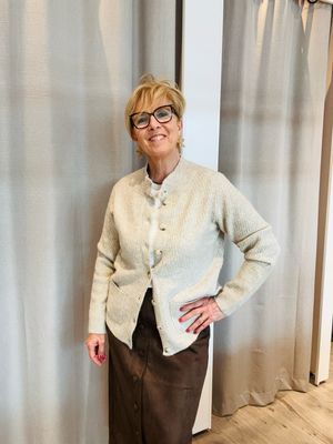 Hegler Gerda Vest 6% Wol Zand 032739 Hegler Gerda Vest 6% Wol Zand 032739
