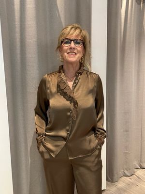 In Front Faye blouse kant Brown 17292 In Front Faye blouse kant Brown 17292