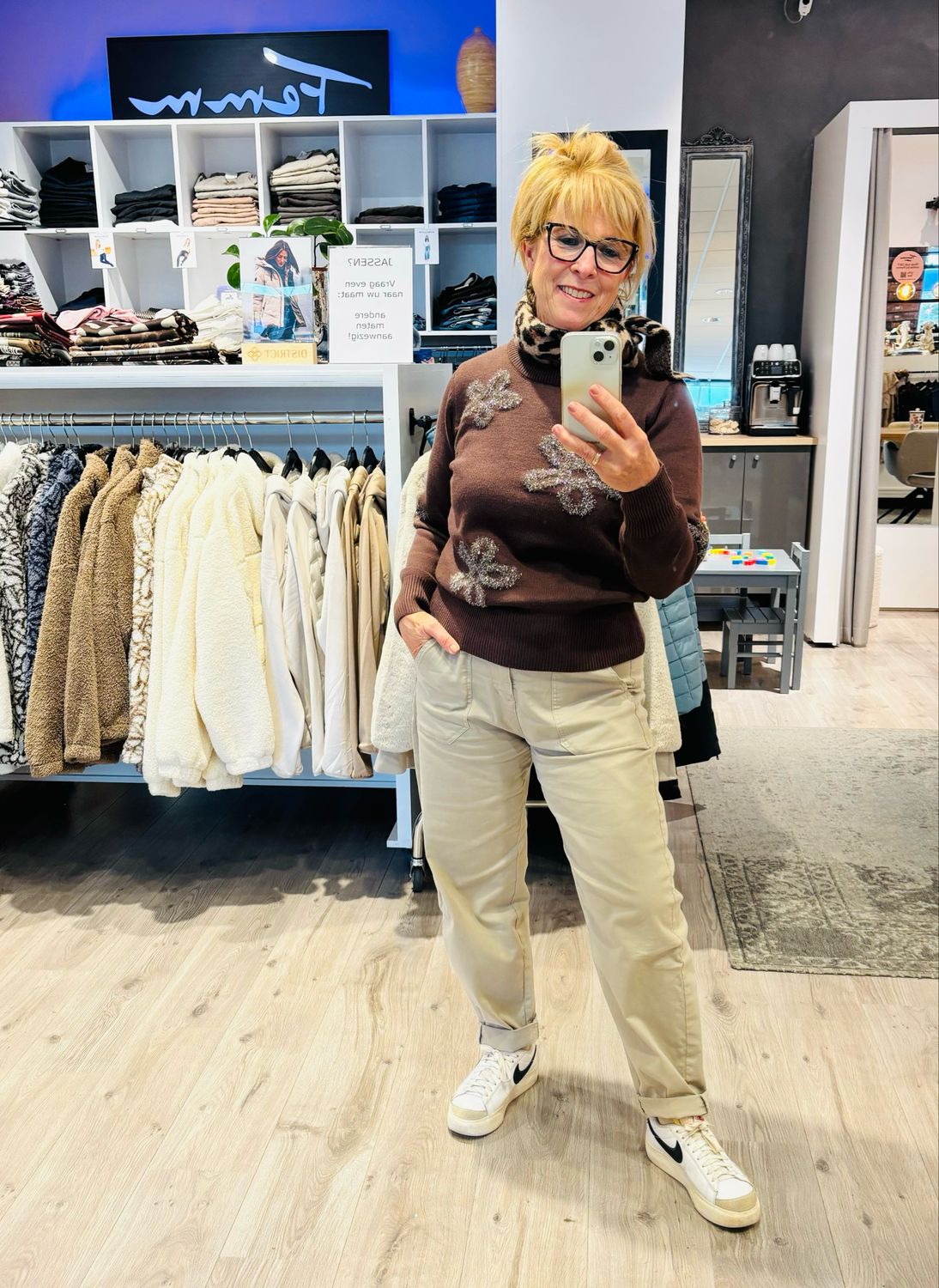 P.L.C. Lucati Jeans Trui zilver bloem Dark Brown Roos