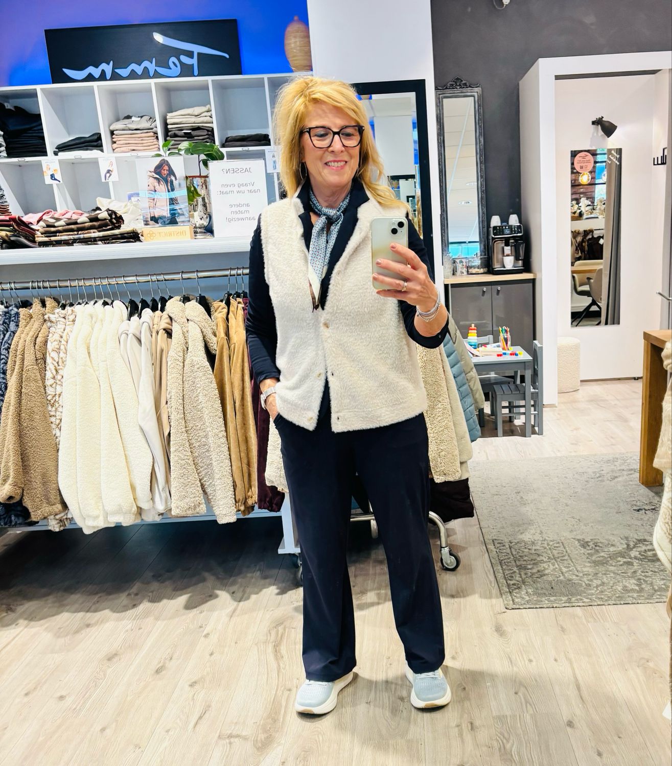 Leona Gilet brei knoop zm L.beige 263.19.09