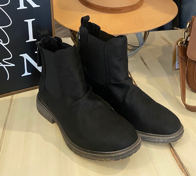 Black Vienna Boots