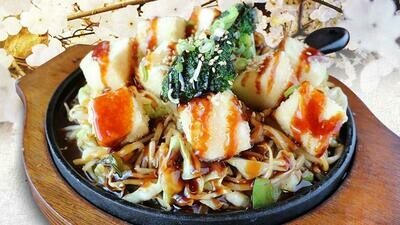 Yaki Soba (Stir-fried thin noodle)