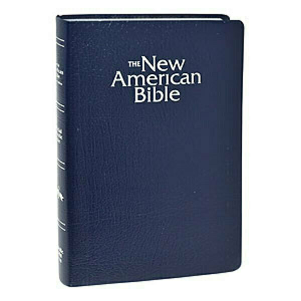 The New American Gift and Award Bible Navy Blue W2404BLU