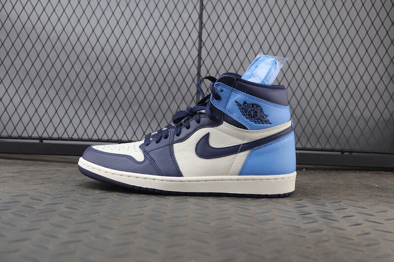 Air Jordan 1 Retro High Obsidian
