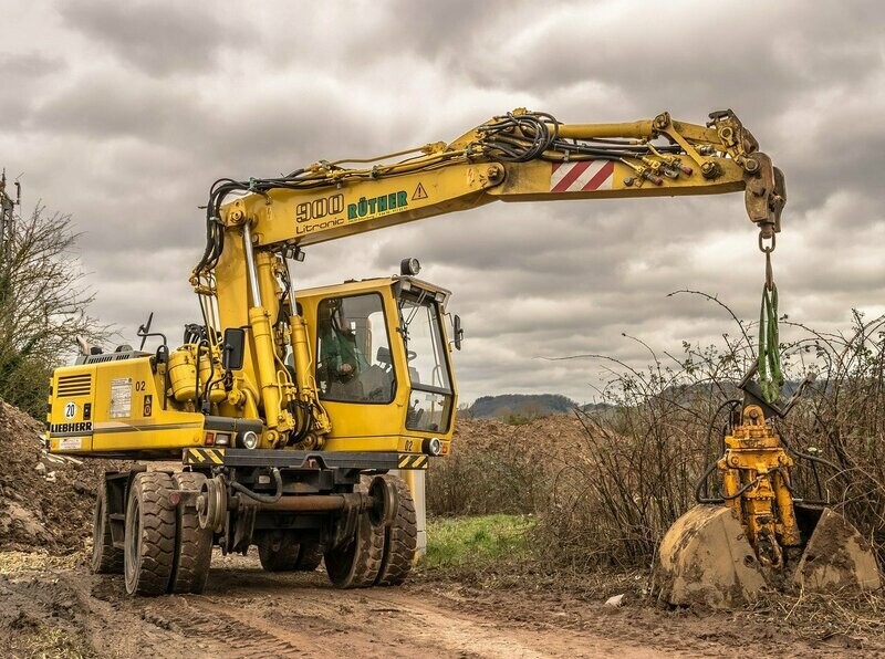 Corso per addetti alla conduzione di Macchine Movimento Terra ( MMC )Escavatori - Pale caricatrici - terne