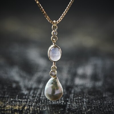 Vedhæng, lille smuk perle, med sten