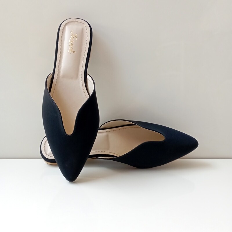 Black Mules - The Elegance
