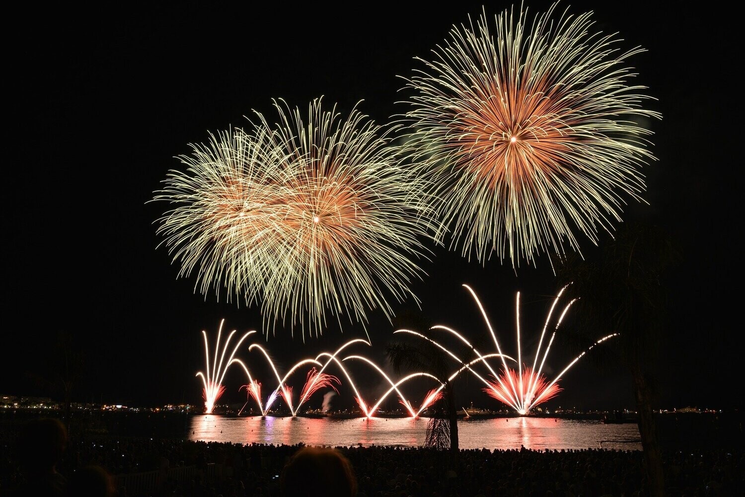 Ab Klink Klinik/Strandläufer zum Höhenfeuerwerk des Seefestes in Röbel