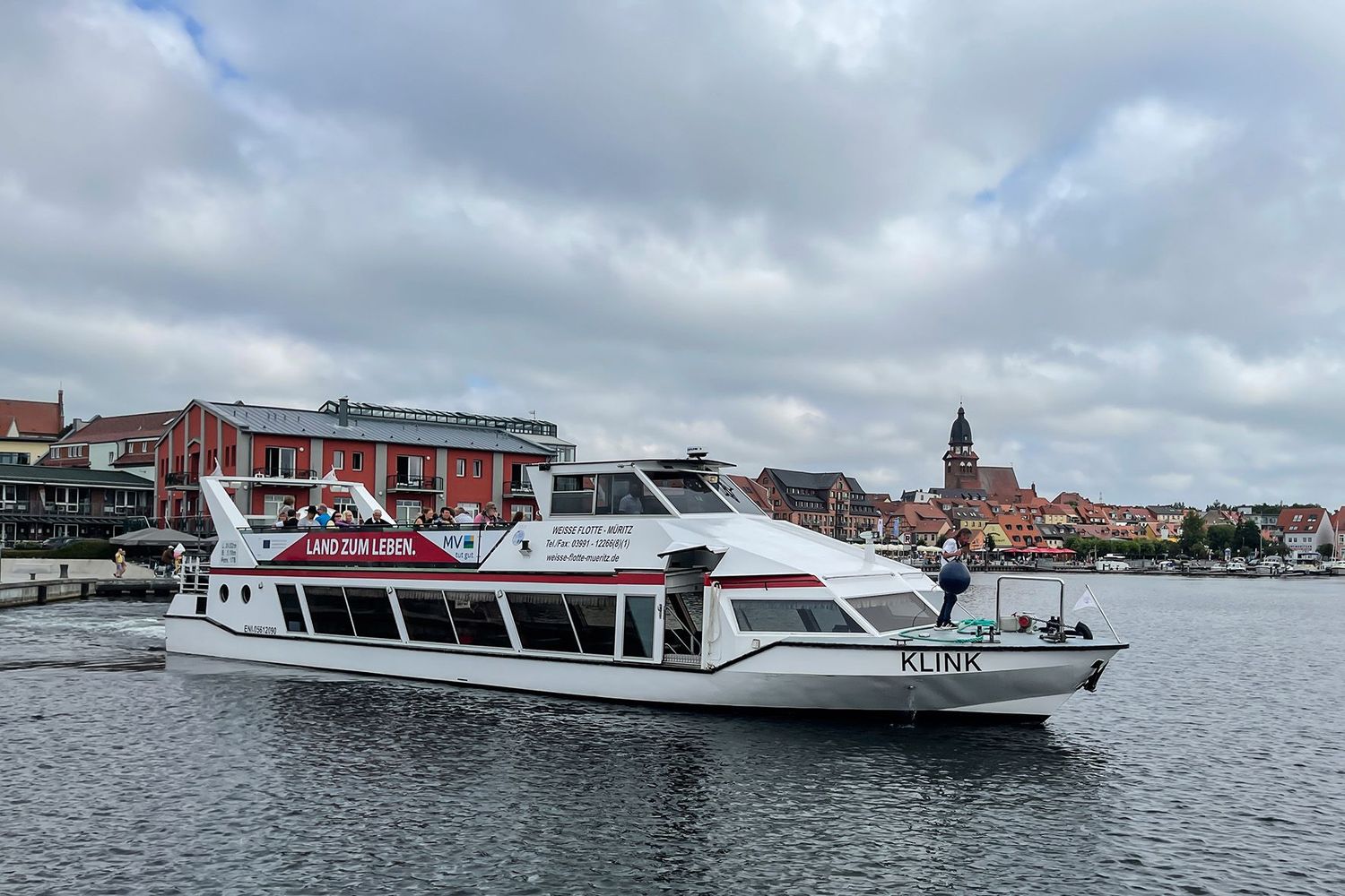 ab/an Waren Stadthafen "3 Seen- & Kanalfahrt zum Kölpinsee" von 13:30 - 15:30 Uhr