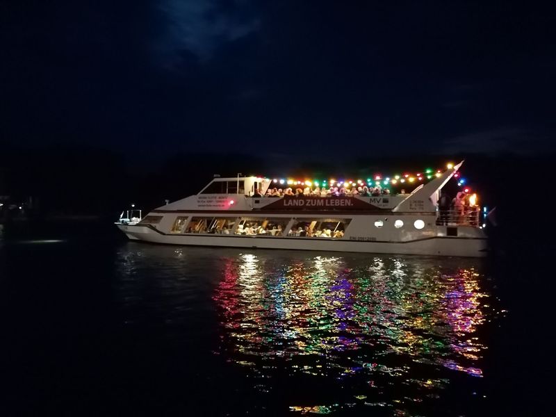 Zum Volksfest nach Malchow ab Waren Steinmole