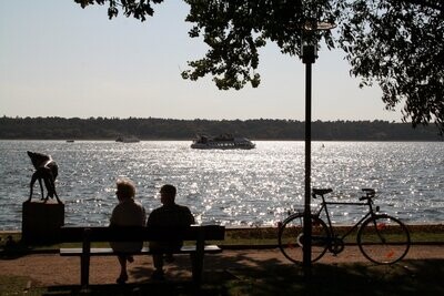 Ab/an Klink Müritz "3 Seenfahrt zum Kölpinsee" von 13:15 bis 14:35 Uhr.