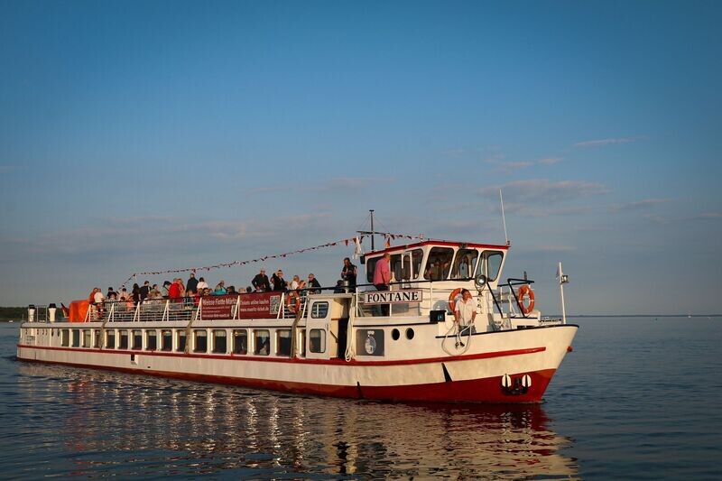Ab/an Klink Müritz "4 Seenfahrt zum Fleesensee" von 11:25 - 15:25 Uhr