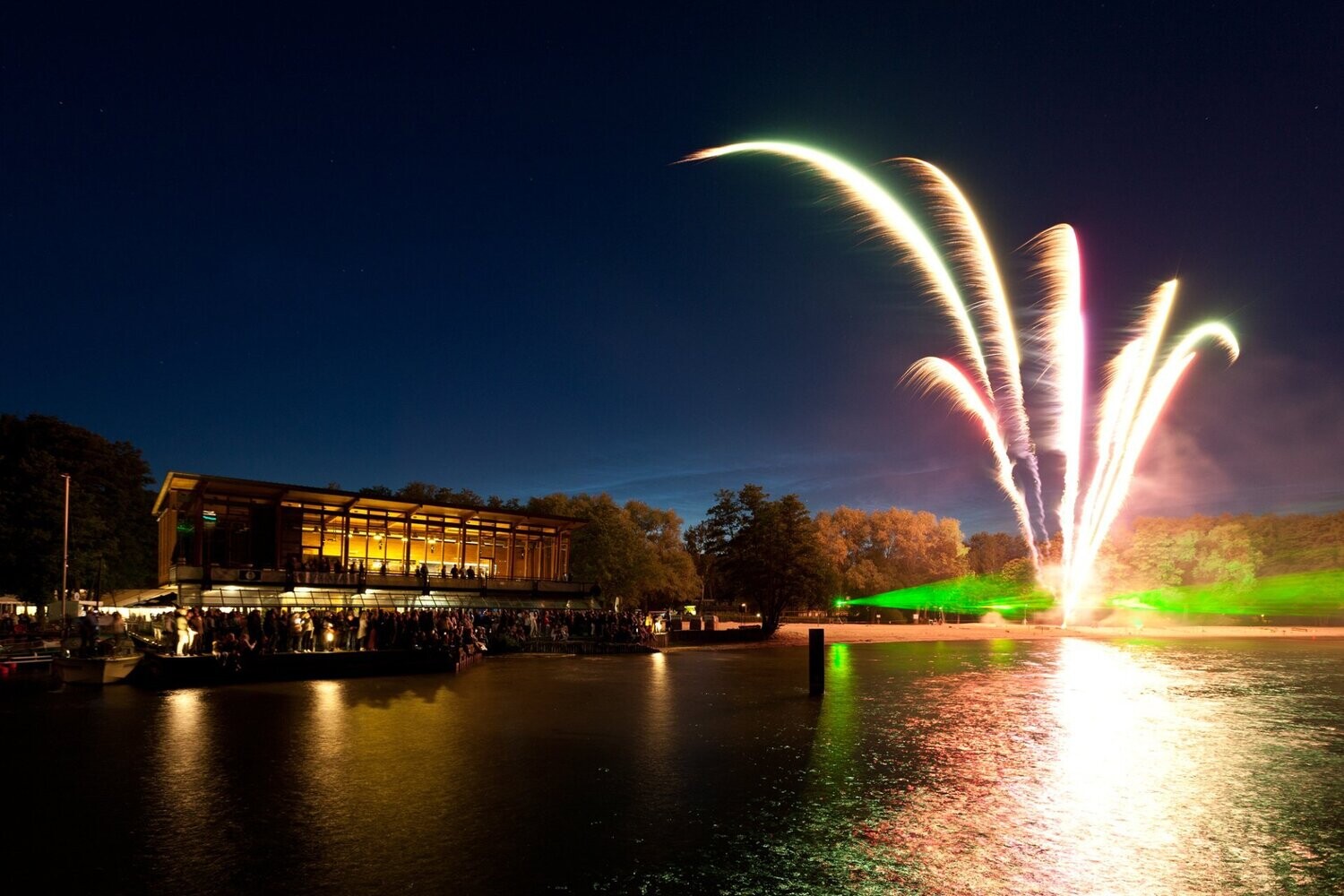 "Müritz in Flammen" ab/ an Waren Kietz Brücke 19.06.2027, 19:00 Uhr