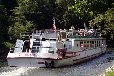 Ab/an Röbel "3 Seenfahrt zum Kölpinsee" von 12:15 bis 16:50 Uhr mit ca. 1,5 Std. Landgang in Waren