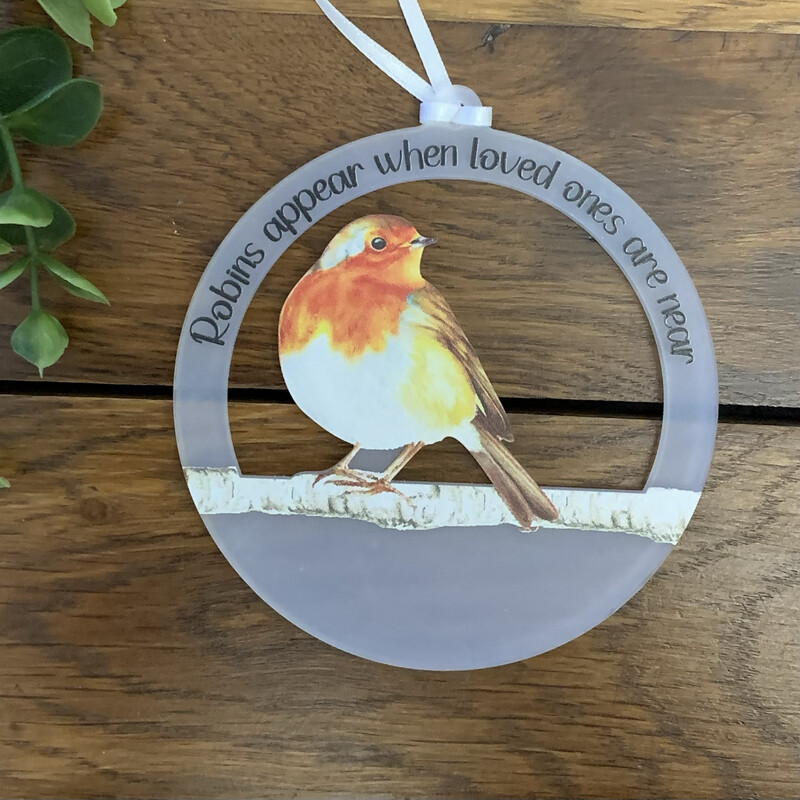 Robin’s Appear When Loved Ones Are Near Bauble