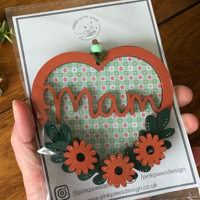 'Mam' Floral Themed hanging heart - Orange