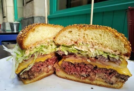 Hamburguesa Angus 100 % nacional ( 1, 3, 7, 11 )