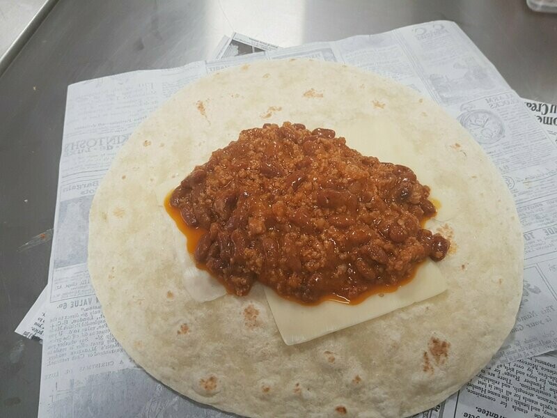 Burrito de Chili o Chili Queso ( 1, 7 )