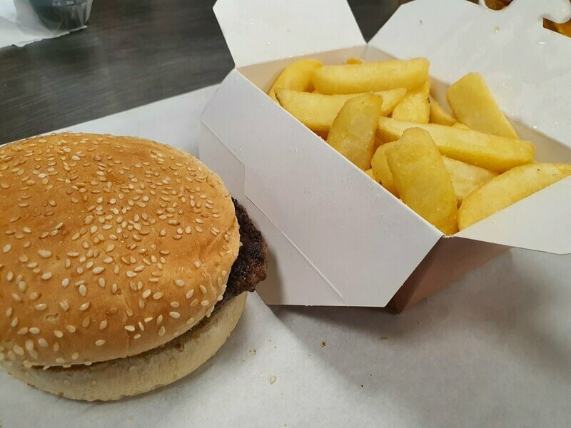 Hamburguesa Niño Ternera  o Pollo ( 1, 11 )