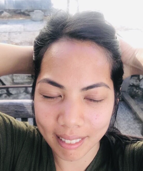 Épilation au fil lèvres ou sourcils