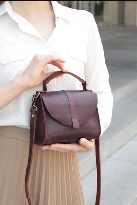 Bye003 Messenger Bag