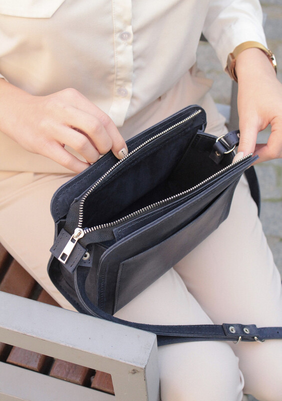 Bye006 Messenger Bag