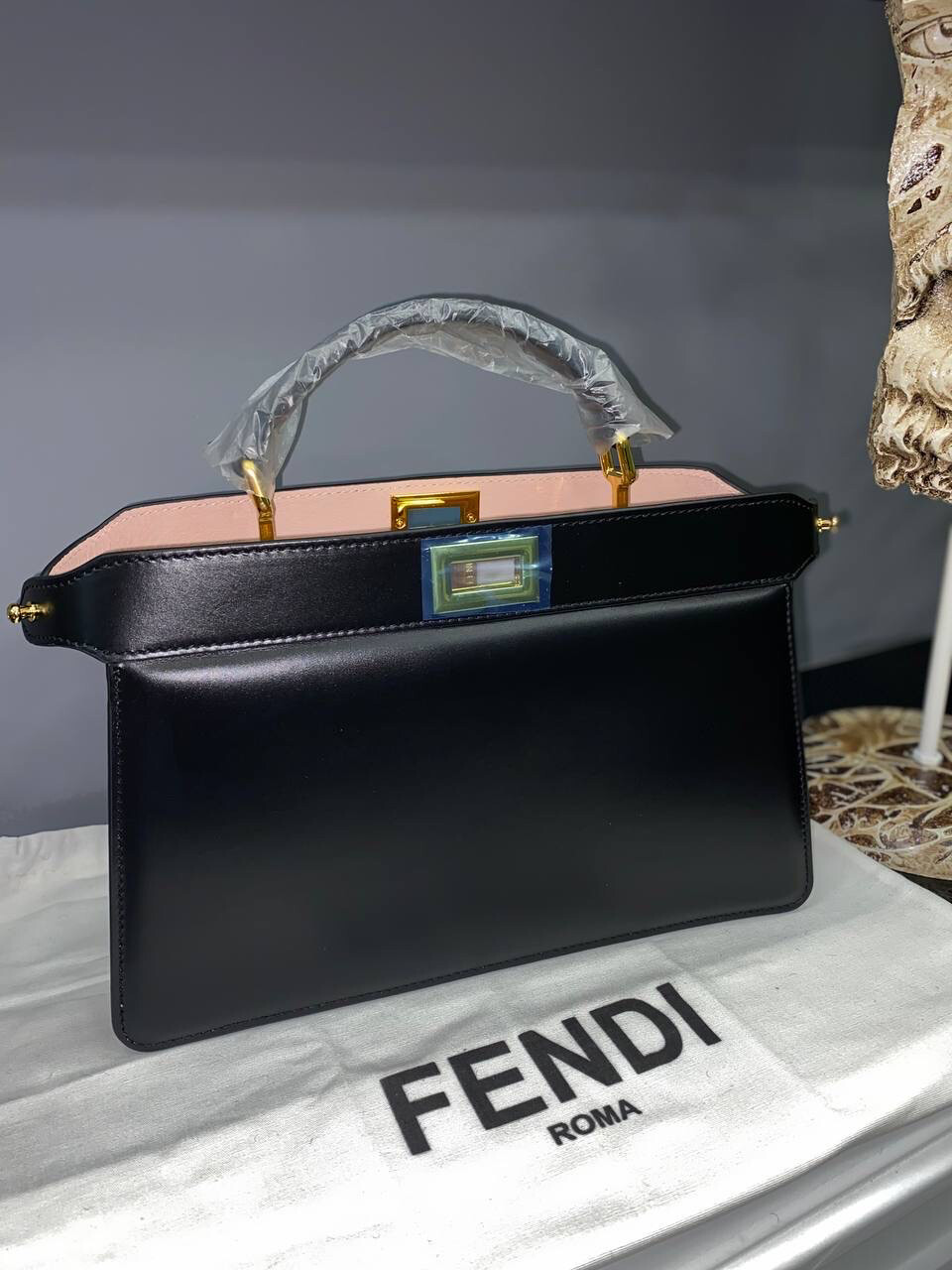 Peekaboo
 Bag