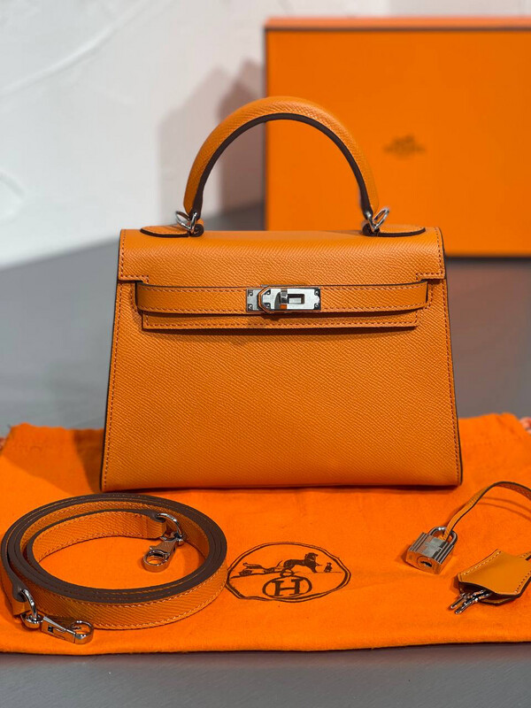 Kelly 22 Epsom Leather ( Silver Hardwer)