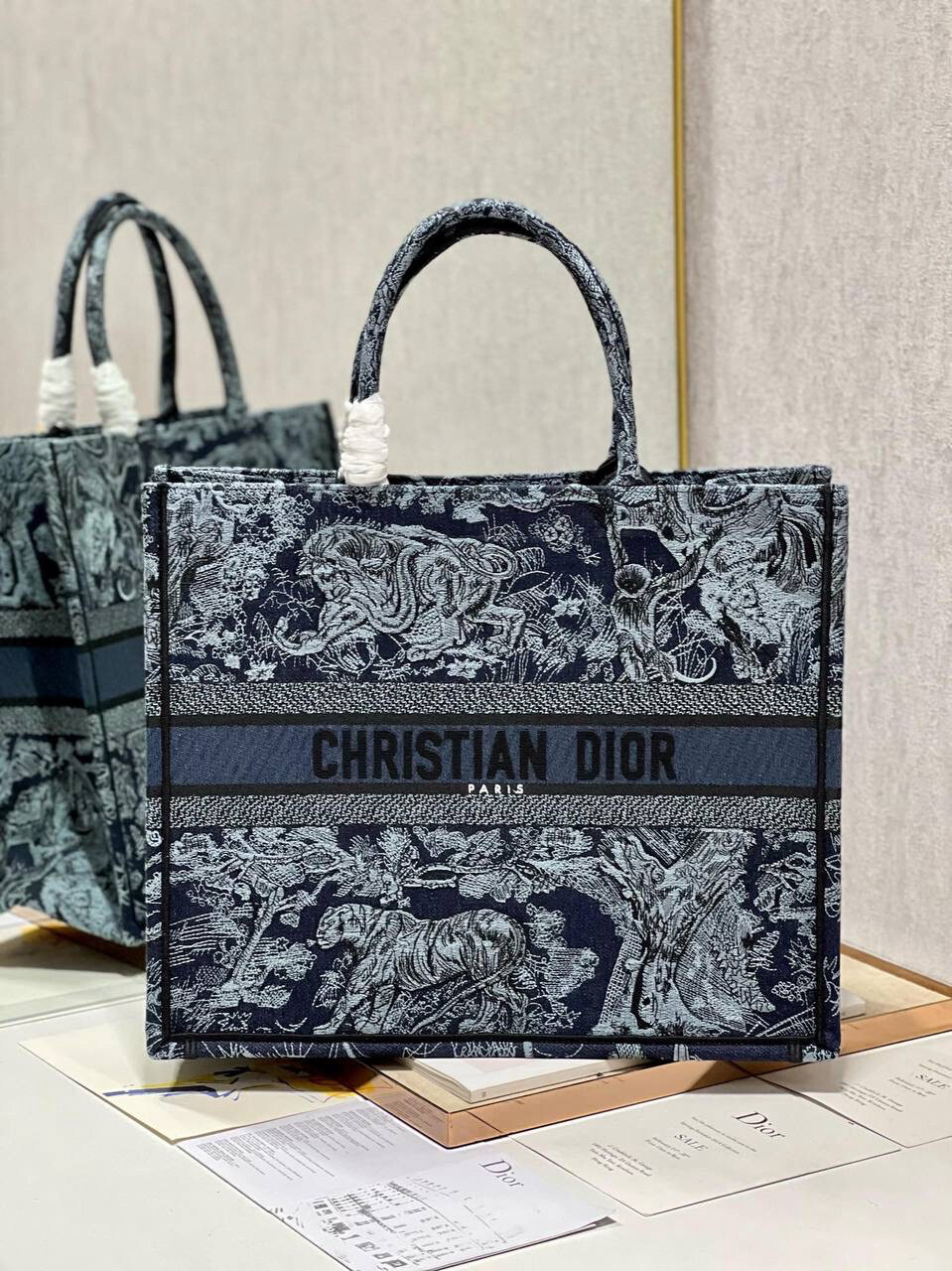 Book tote