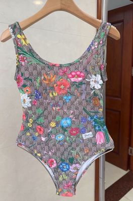 White Size 9-swim Suit Size M