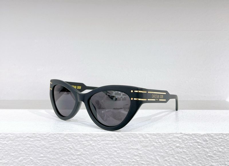 Sunglases
