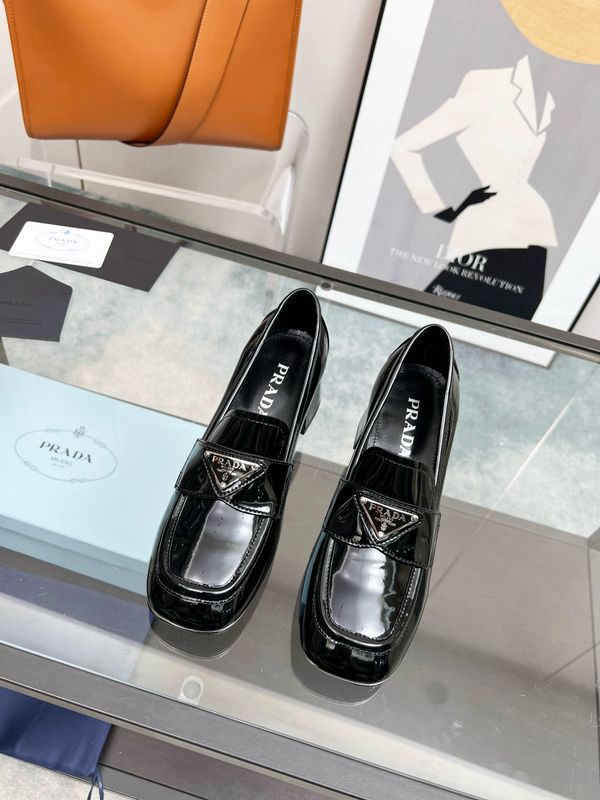SNL Loafer