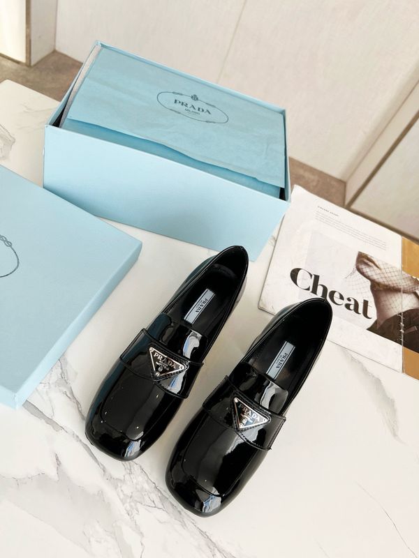 SNL Loafer