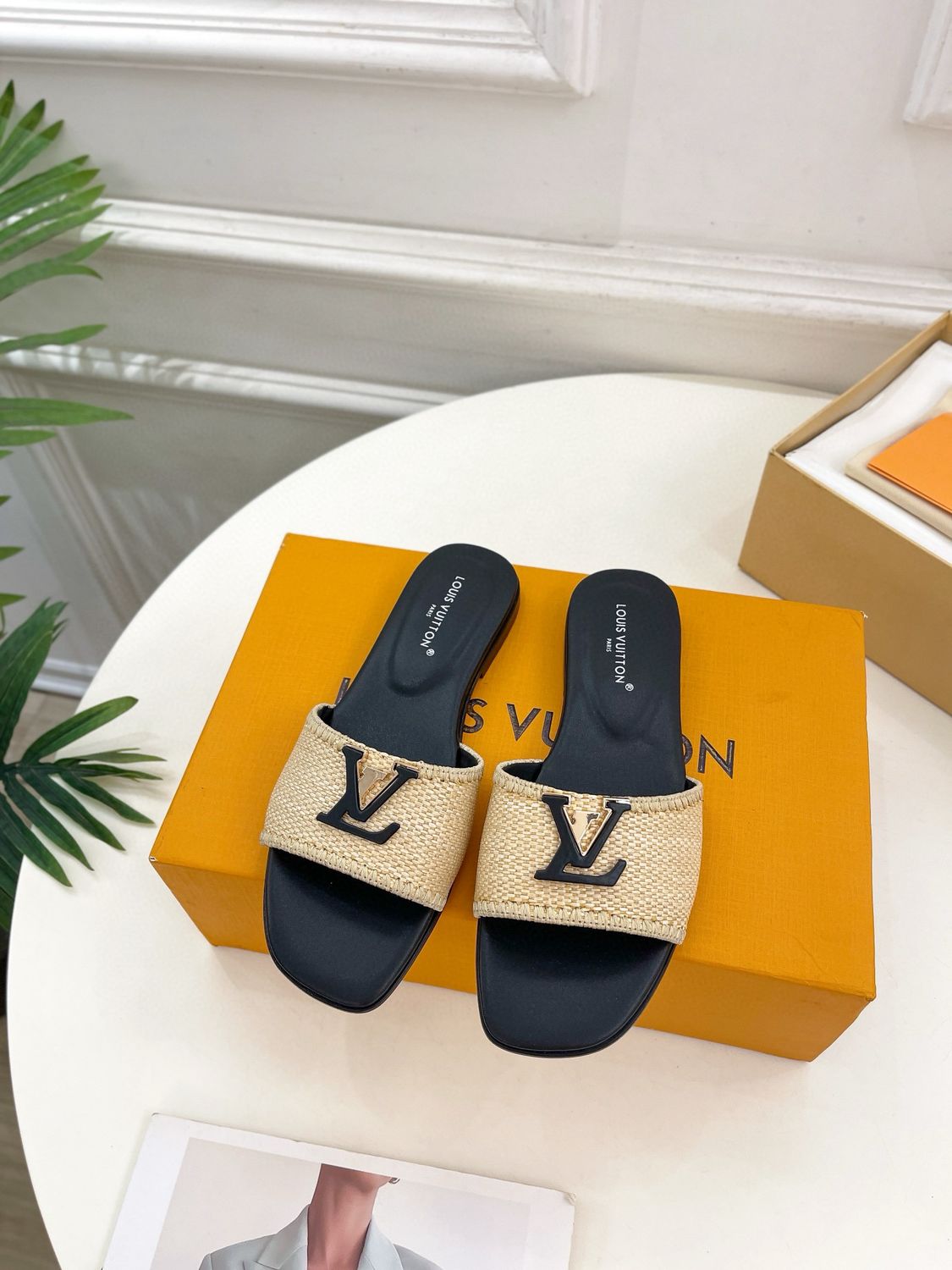 L-V Slides