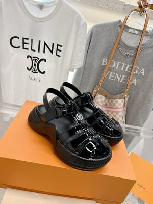 L-V Sandals