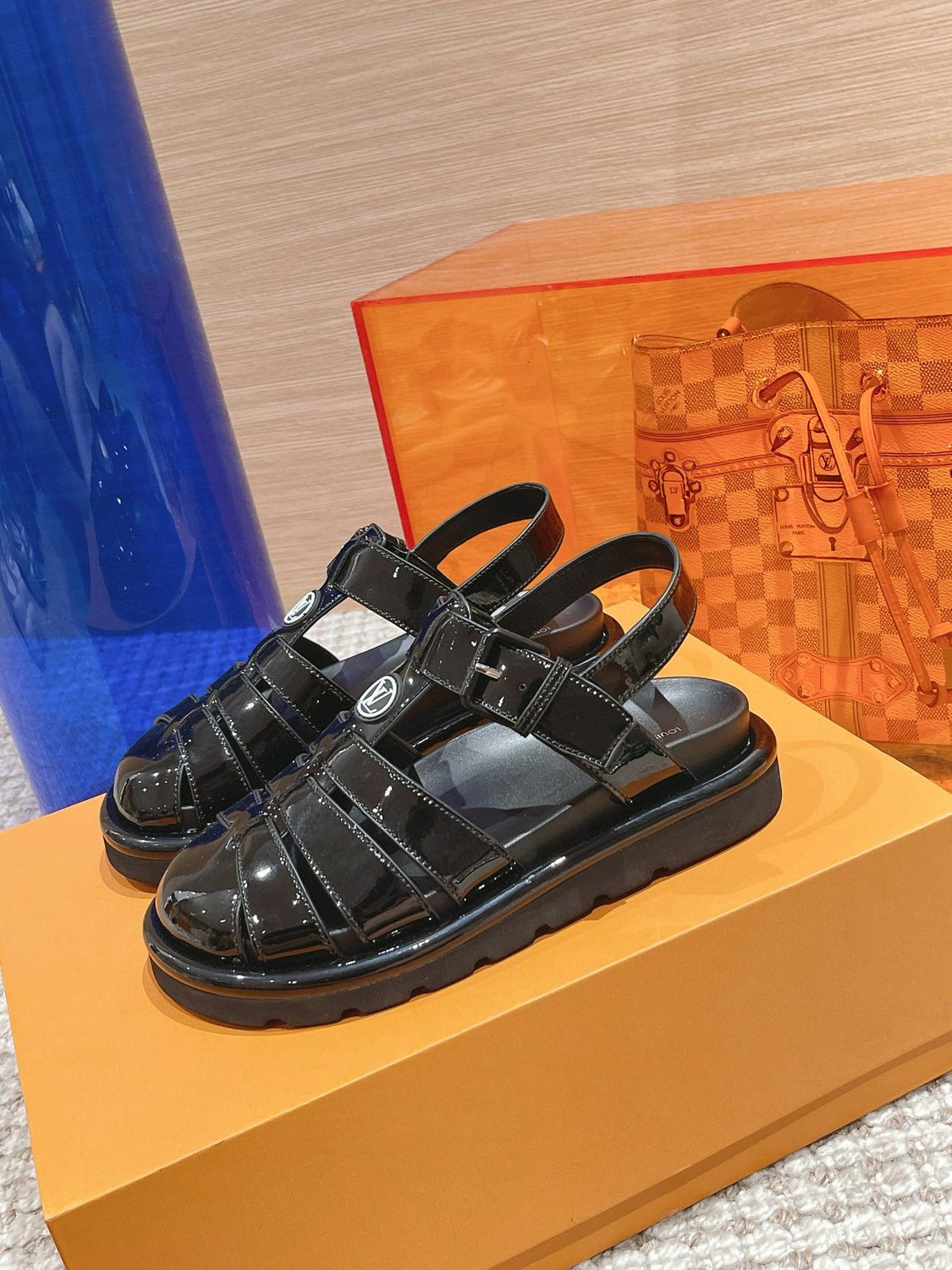 L-V Sandals