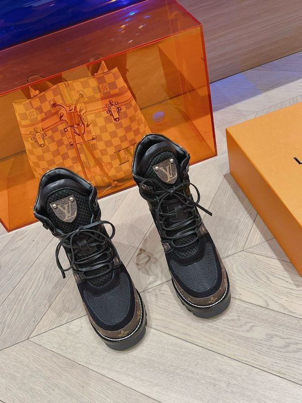 L-V Boots