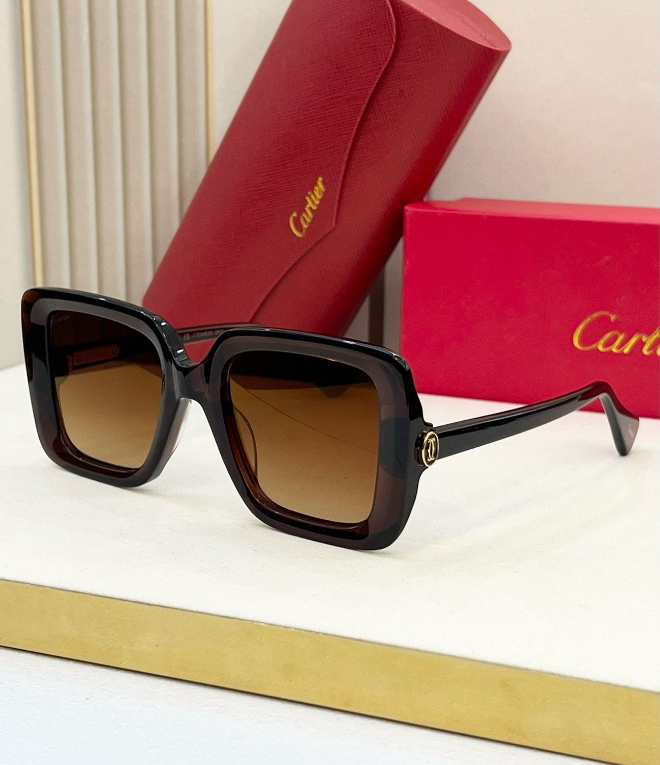 Sunglases