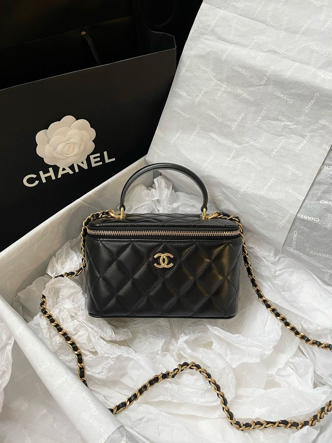 Wanity Bag Lambskin Leather Gold Hardware (Orginal Quality)