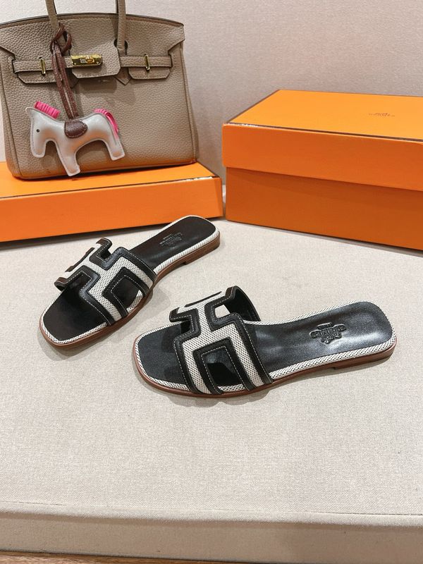 HR Sandals