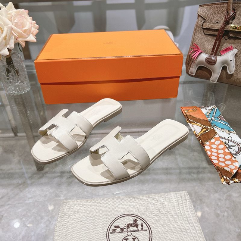 HR Sandals Calfskin Leather