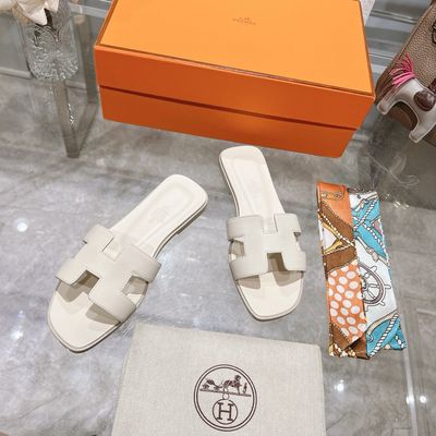 HR Sandals Calfskin Leather