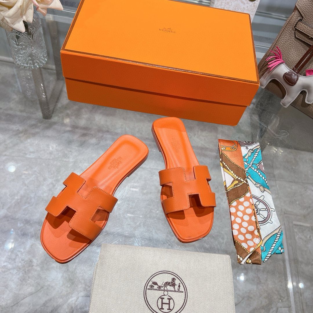 HR Sandals Calfskin Leather