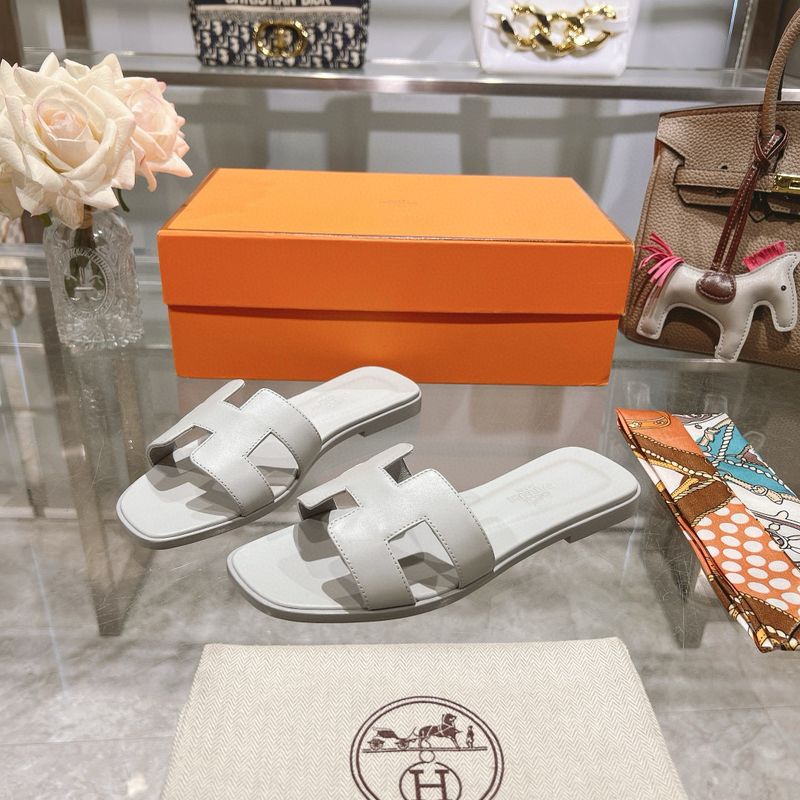 HR Sandals Calfskin Leather