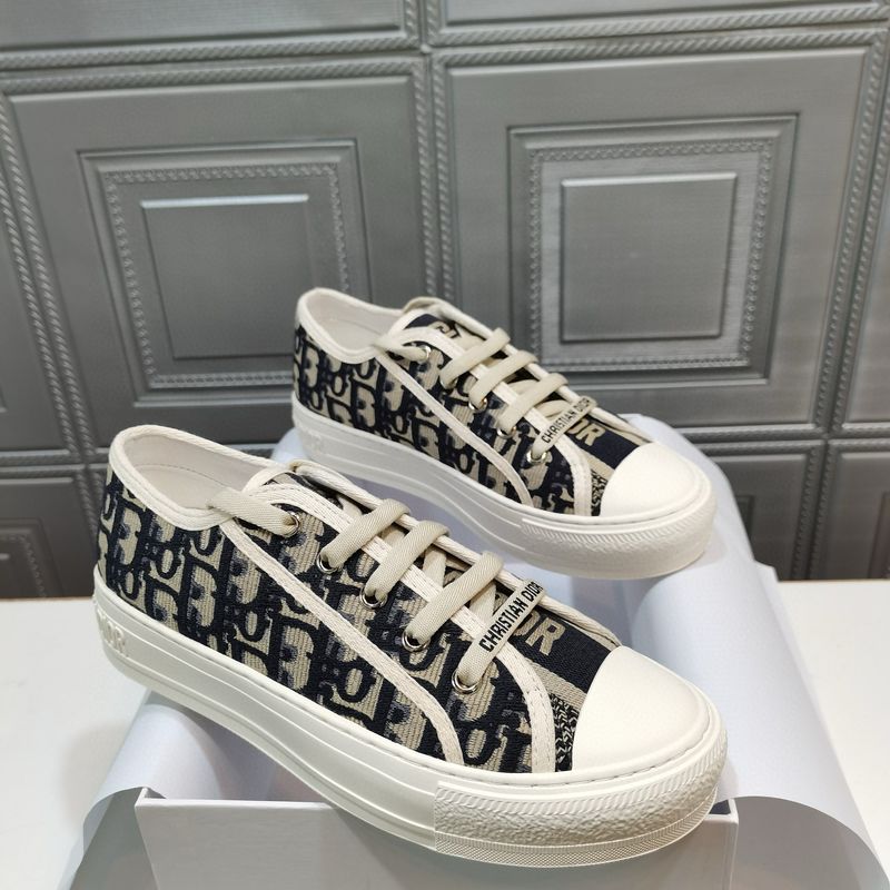CD Sneakers