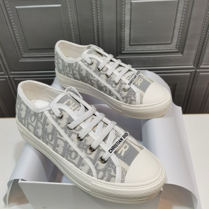 CD Sneakers