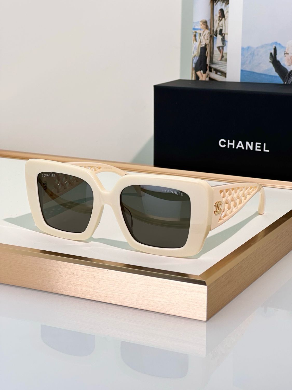 Sunglases