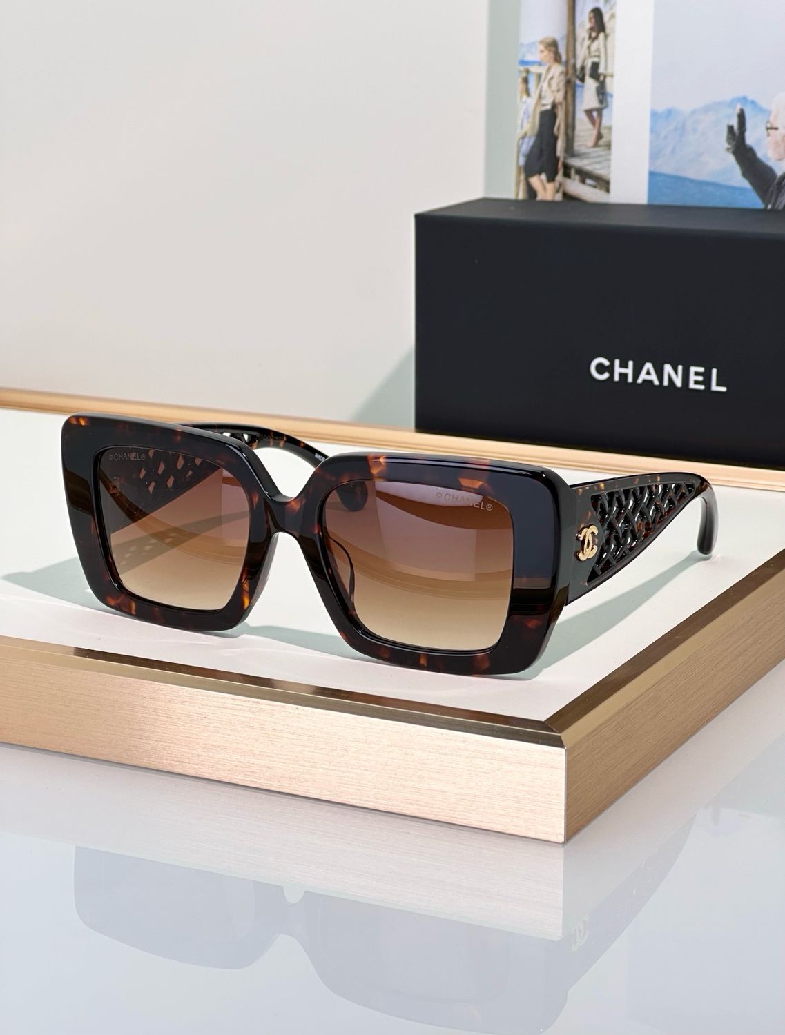 Sunglases