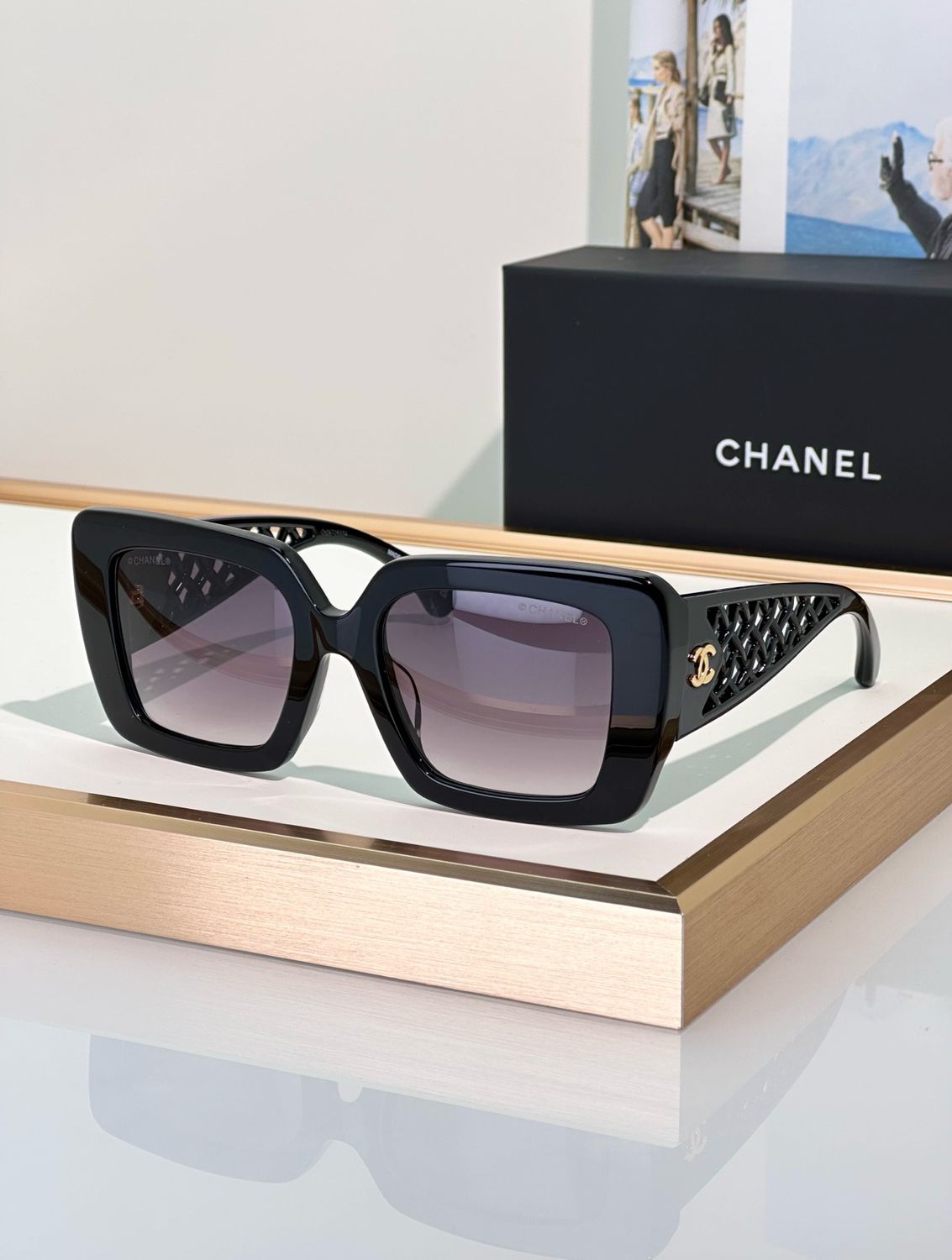 Sunglases